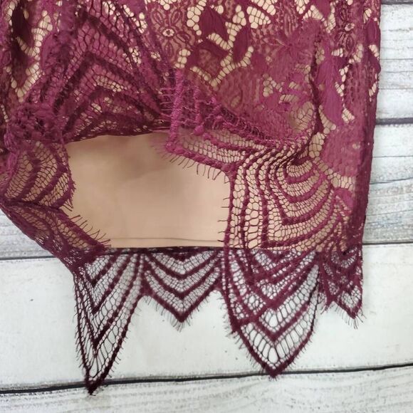 Express Burgundy Red Lace Overlay Skirt Women’s Size 6 Lined Cocktail Party - Picture 2 of 6